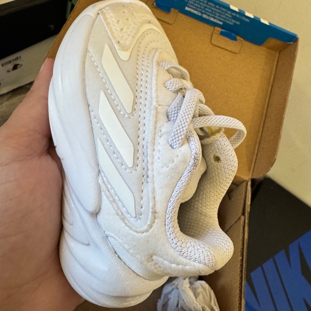 Size 4K toddler Ofelia El I, barely used. In original box.